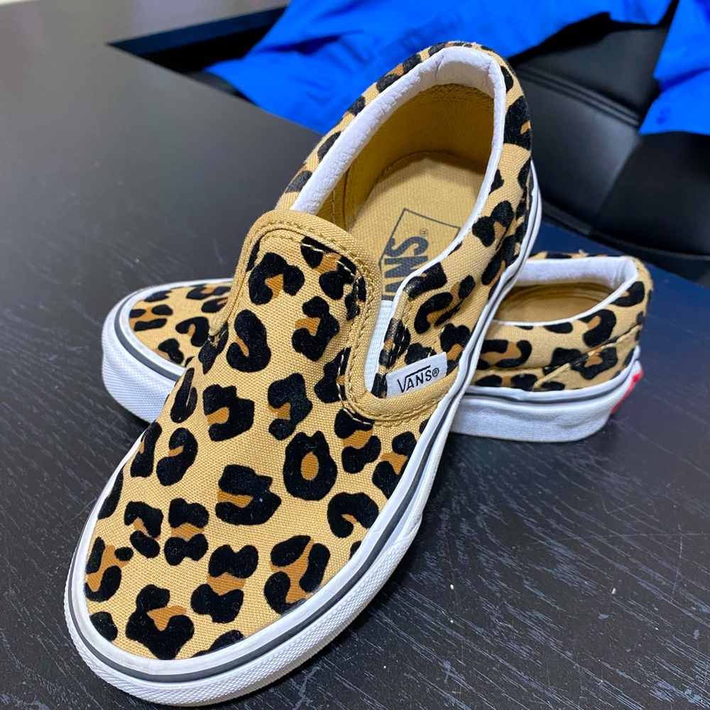 Pre school cheetah vans ✨